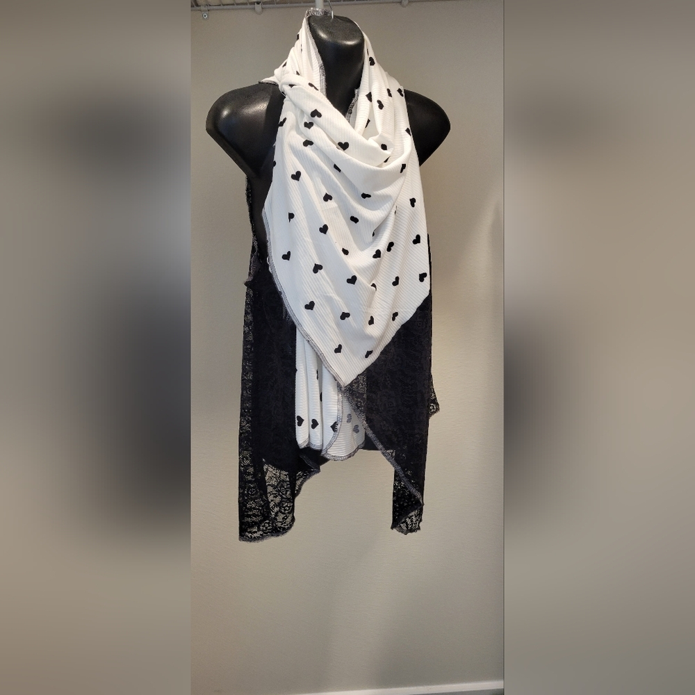 Flip Vest - hearts and lace